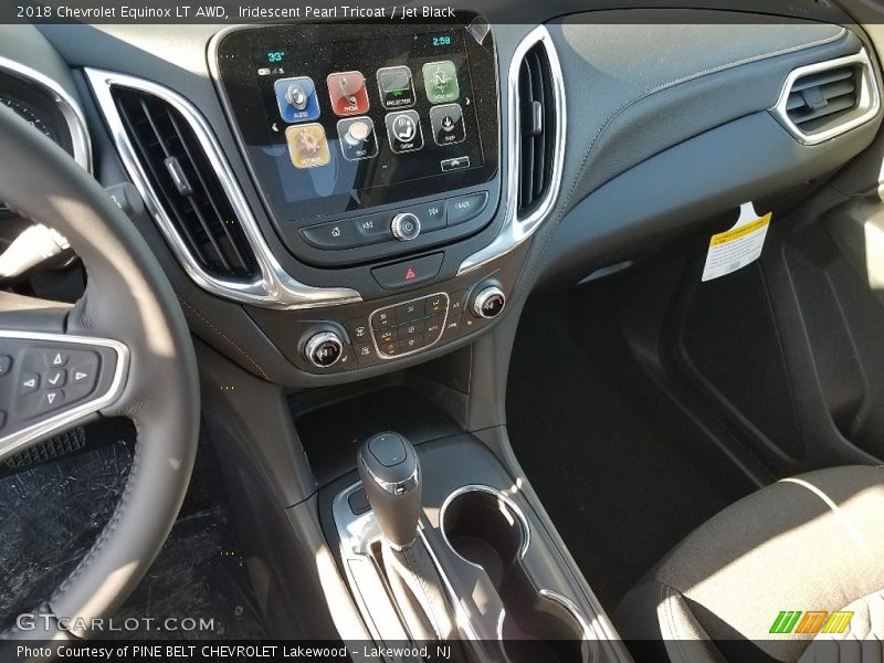 Iridescent Pearl Tricoat / Jet Black 2018 Chevrolet Equinox LT AWD