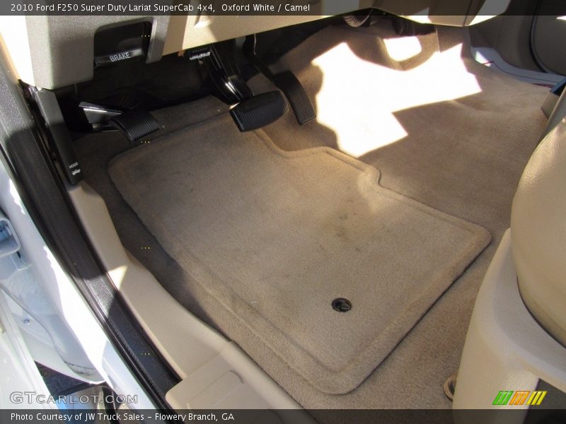 Oxford White / Camel 2010 Ford F250 Super Duty Lariat SuperCab 4x4