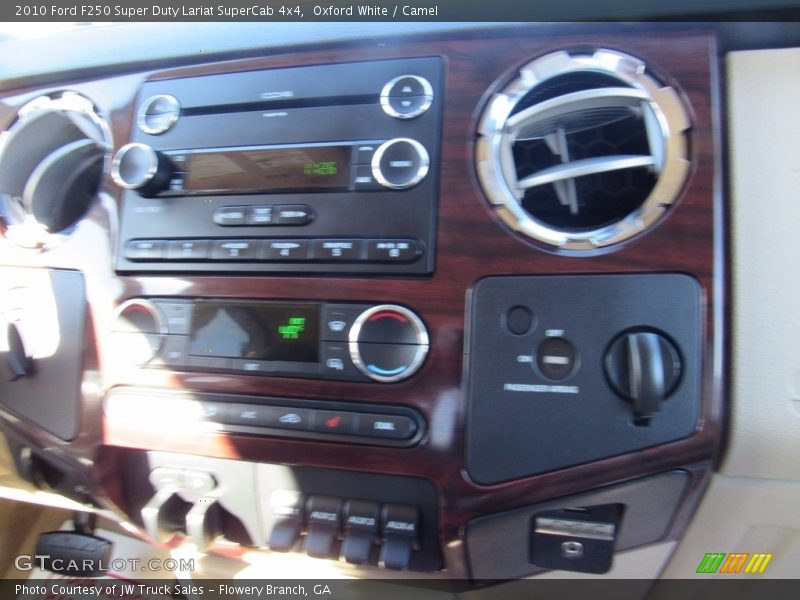 Oxford White / Camel 2010 Ford F250 Super Duty Lariat SuperCab 4x4
