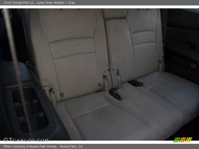Lunar Silver Metallic / Gray 2016 Honda Pilot LX