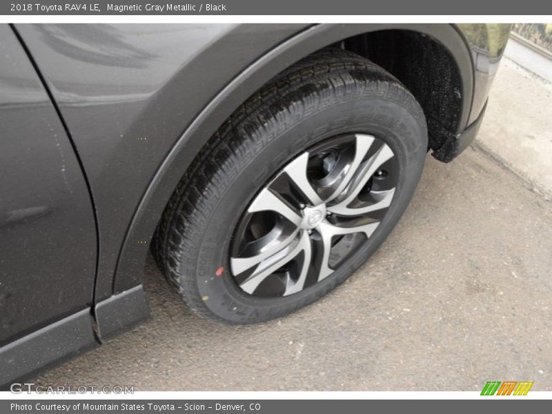 Magnetic Gray Metallic / Black 2018 Toyota RAV4 LE