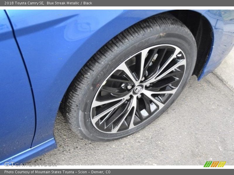 Blue Streak Metallic / Black 2018 Toyota Camry SE