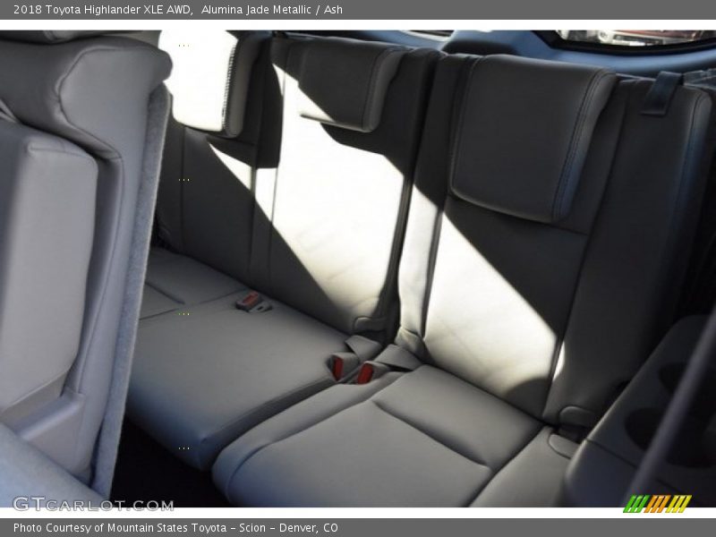 Alumina Jade Metallic / Ash 2018 Toyota Highlander XLE AWD