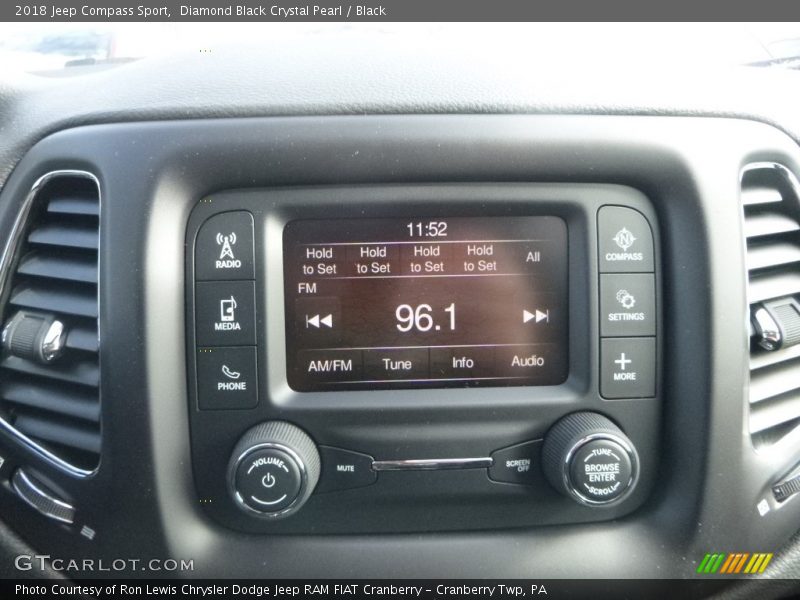 Diamond Black Crystal Pearl / Black 2018 Jeep Compass Sport