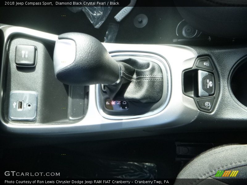 Diamond Black Crystal Pearl / Black 2018 Jeep Compass Sport
