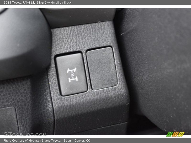 Silver Sky Metallic / Black 2018 Toyota RAV4 LE