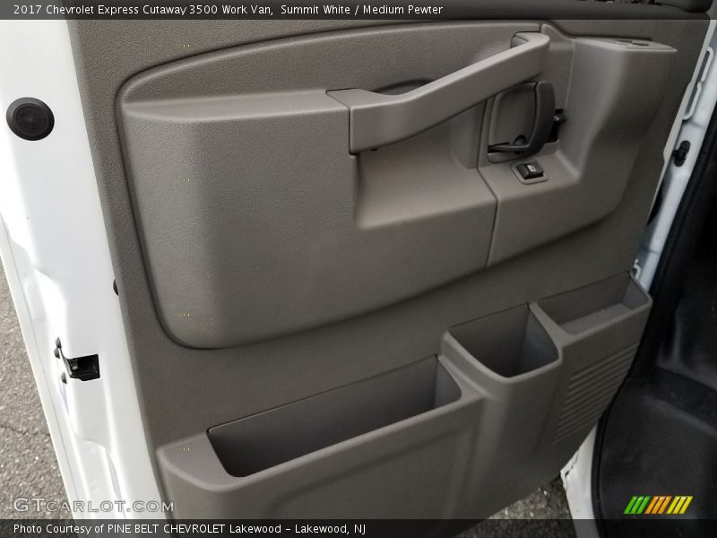 Summit White / Medium Pewter 2017 Chevrolet Express Cutaway 3500 Work Van