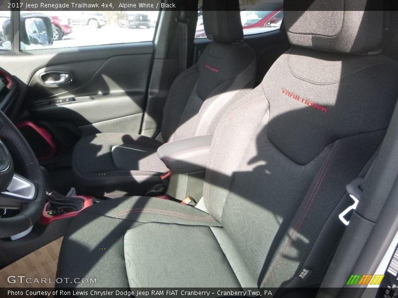Alpine White / Black 2017 Jeep Renegade Trailhawk 4x4