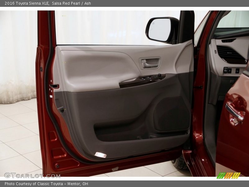 Salsa Red Pearl / Ash 2016 Toyota Sienna XLE