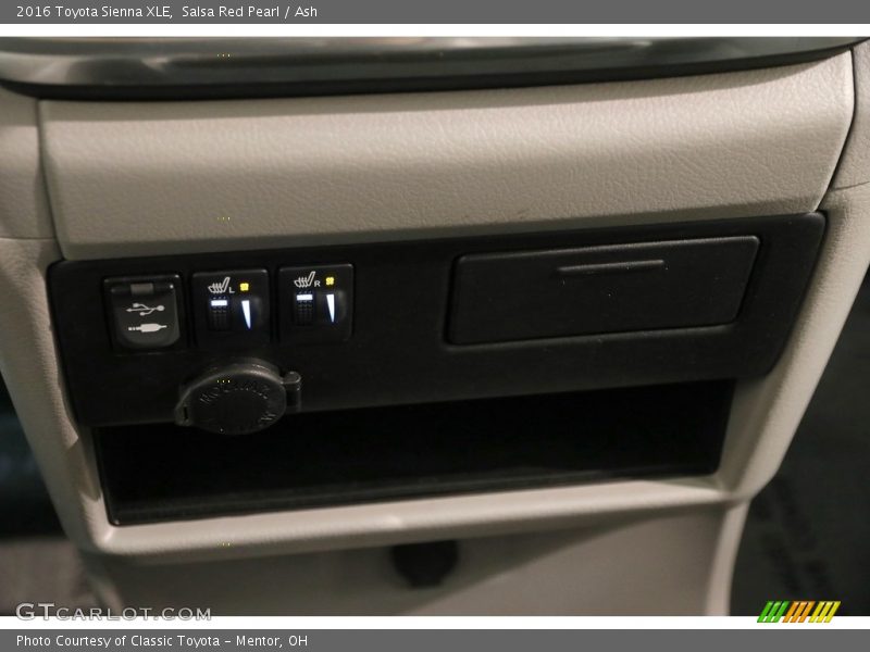 Salsa Red Pearl / Ash 2016 Toyota Sienna XLE