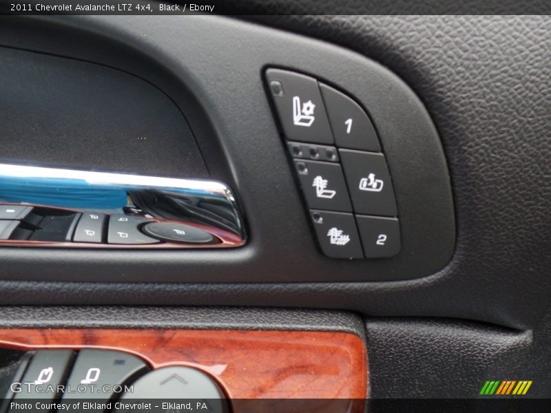 Black / Ebony 2011 Chevrolet Avalanche LTZ 4x4