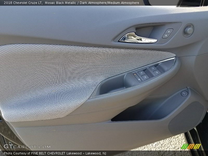 Mosaic Black Metallic / Dark Atmosphere/Medium Atmosphere 2018 Chevrolet Cruze LT
