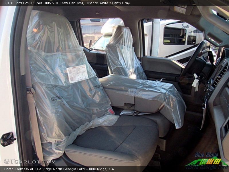 Oxford White / Earth Gray 2018 Ford F250 Super Duty STX Crew Cab 4x4