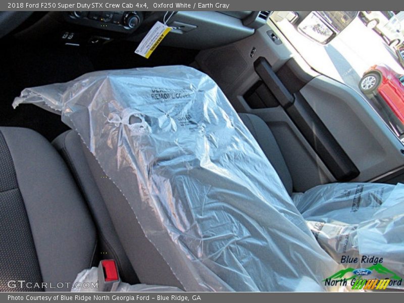 Oxford White / Earth Gray 2018 Ford F250 Super Duty STX Crew Cab 4x4