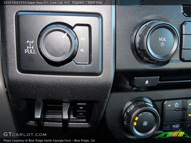 Magnetic / Earth Gray 2018 Ford F250 Super Duty STX Crew Cab 4x4