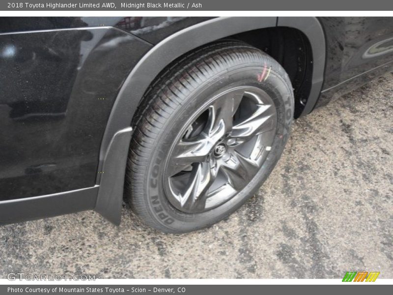 Midnight Black Metallic / Ash 2018 Toyota Highlander Limited AWD