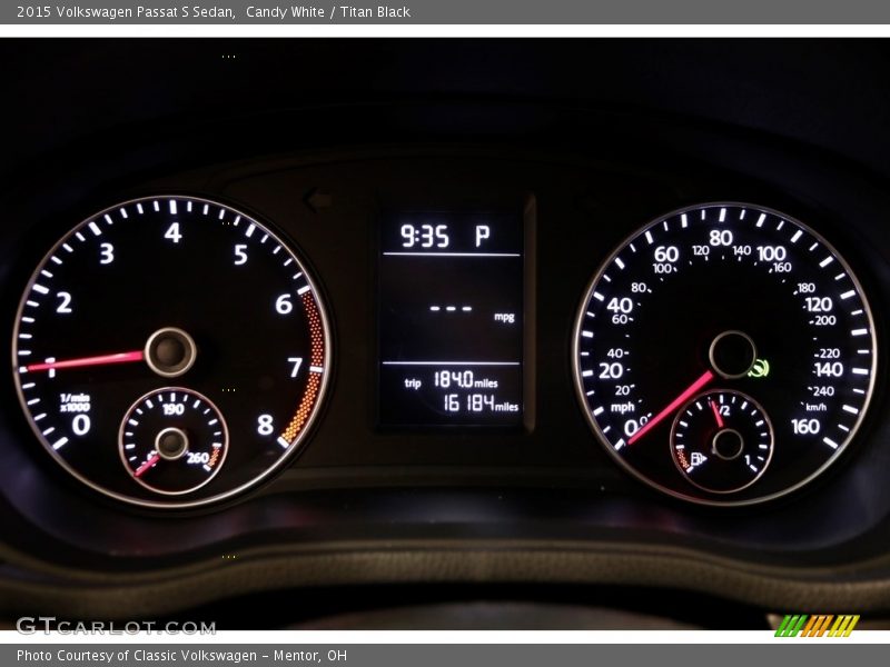 Candy White / Titan Black 2015 Volkswagen Passat S Sedan
