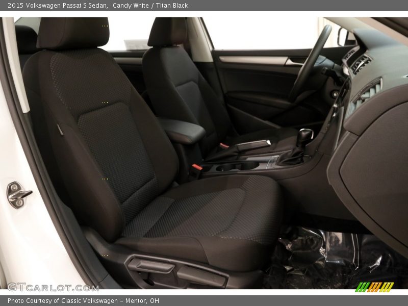 Candy White / Titan Black 2015 Volkswagen Passat S Sedan