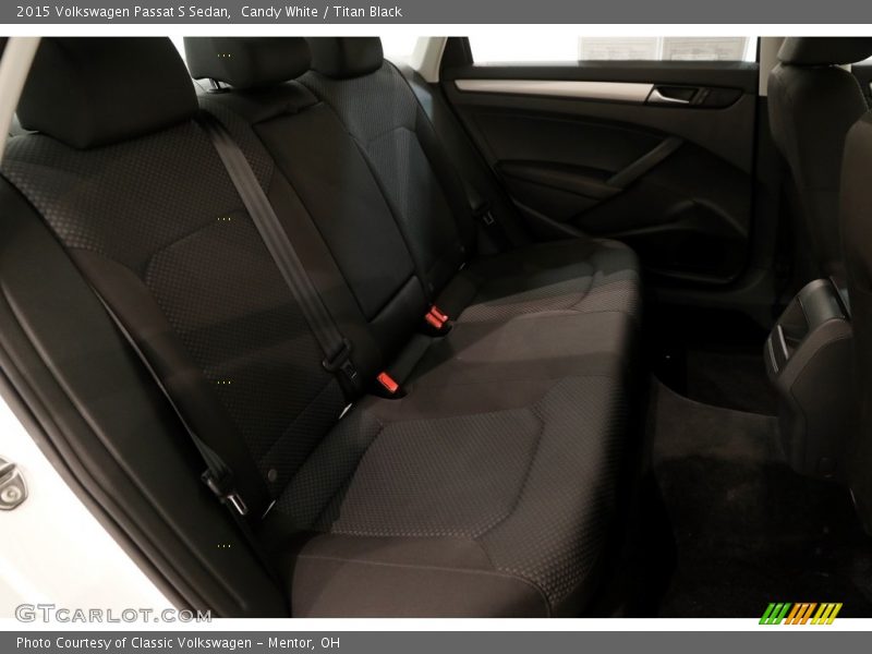 Candy White / Titan Black 2015 Volkswagen Passat S Sedan