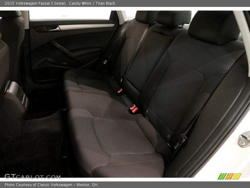 Candy White / Titan Black 2015 Volkswagen Passat S Sedan