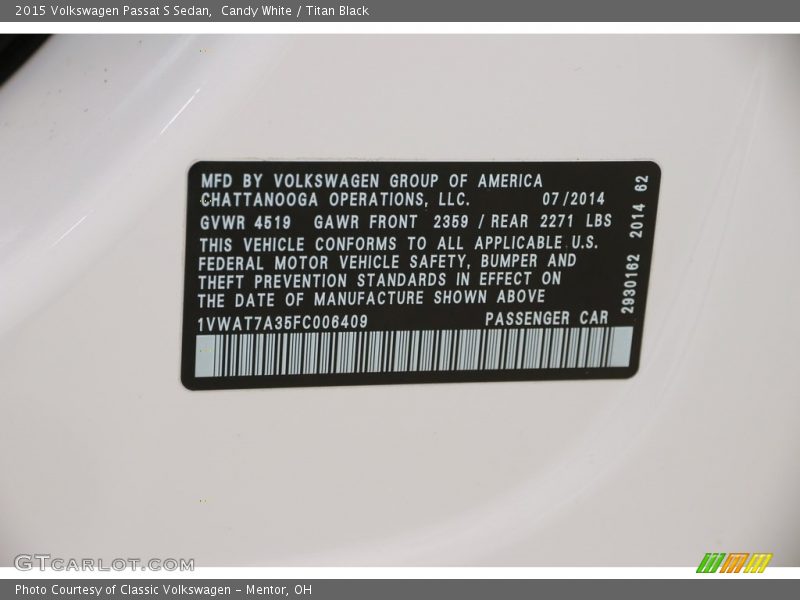 Candy White / Titan Black 2015 Volkswagen Passat S Sedan