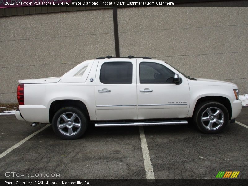 White Diamond Tricoat / Dark Cashmere/Light Cashmere 2013 Chevrolet Avalanche LTZ 4x4