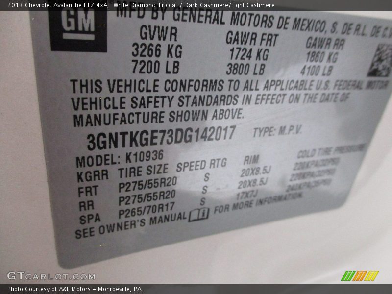 White Diamond Tricoat / Dark Cashmere/Light Cashmere 2013 Chevrolet Avalanche LTZ 4x4