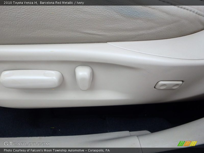Barcelona Red Metallic / Ivory 2010 Toyota Venza I4