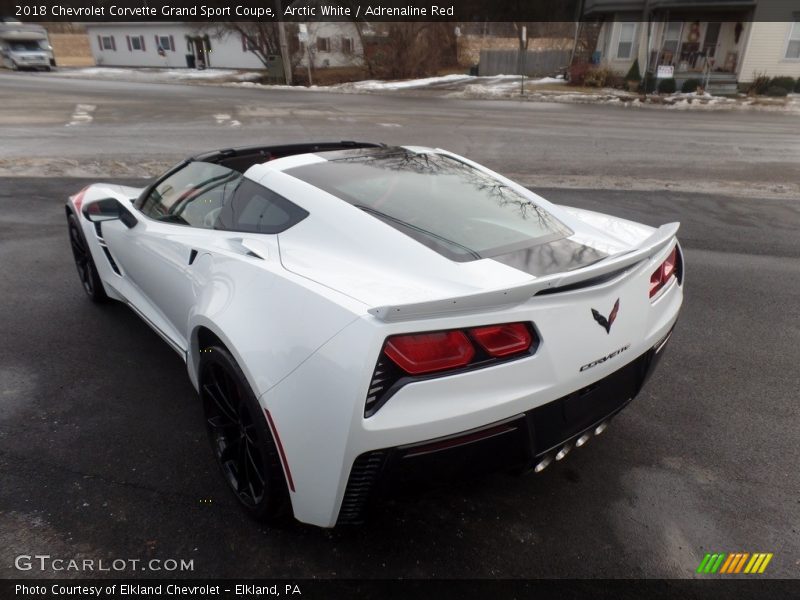 Arctic White / Adrenaline Red 2018 Chevrolet Corvette Grand Sport Coupe