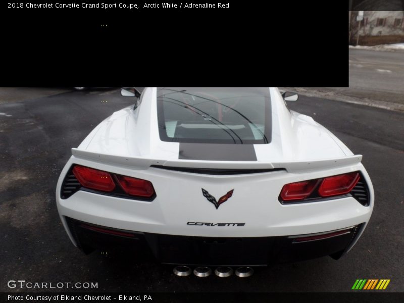 Arctic White / Adrenaline Red 2018 Chevrolet Corvette Grand Sport Coupe