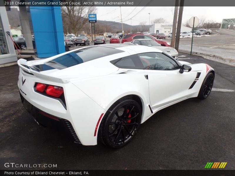 Arctic White / Adrenaline Red 2018 Chevrolet Corvette Grand Sport Coupe