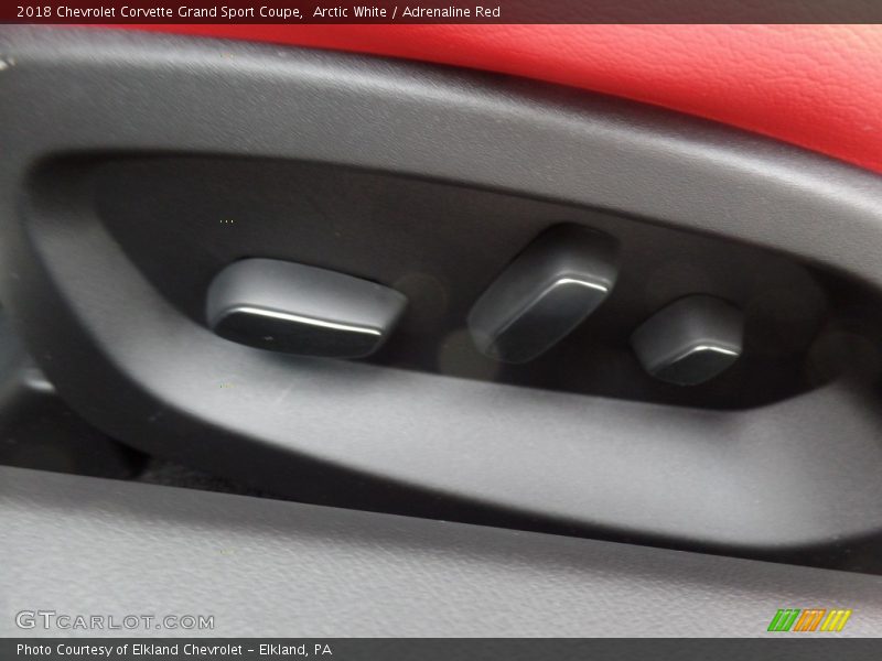 Arctic White / Adrenaline Red 2018 Chevrolet Corvette Grand Sport Coupe