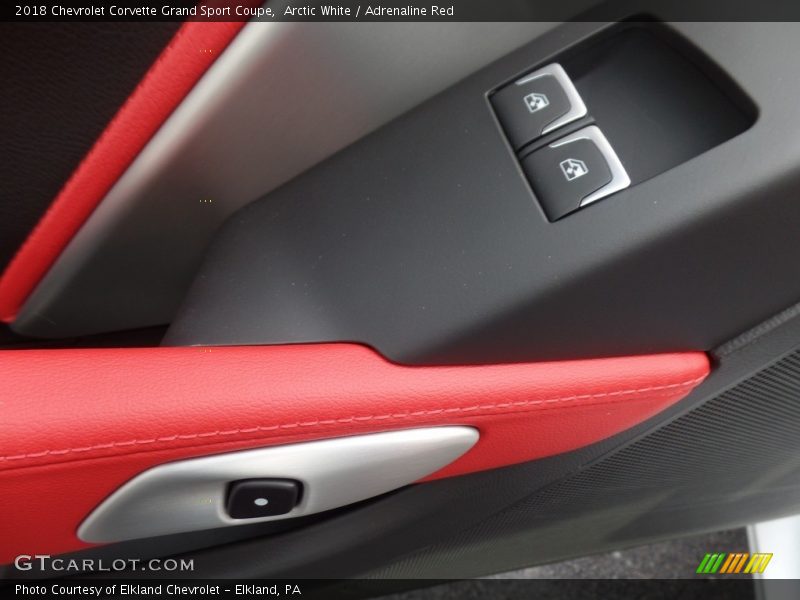 Arctic White / Adrenaline Red 2018 Chevrolet Corvette Grand Sport Coupe