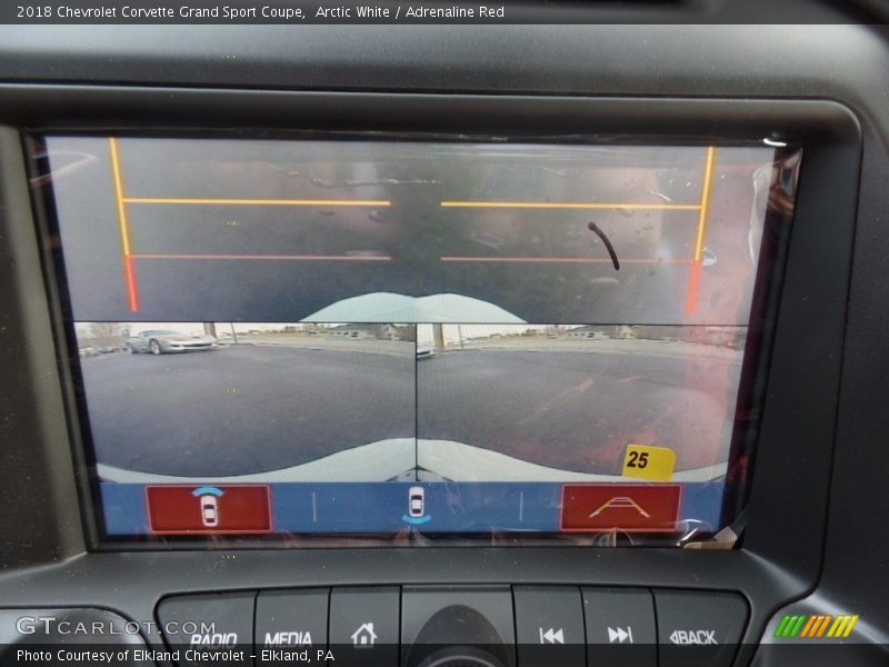 Arctic White / Adrenaline Red 2018 Chevrolet Corvette Grand Sport Coupe