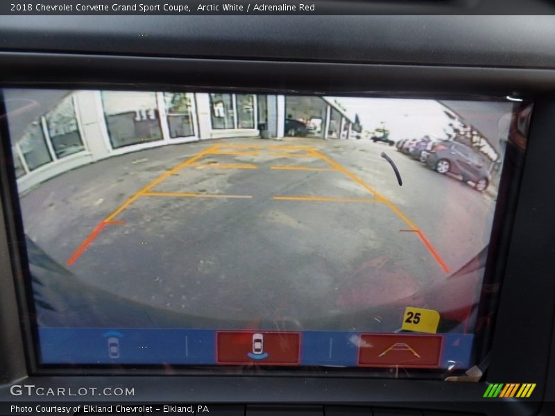 Arctic White / Adrenaline Red 2018 Chevrolet Corvette Grand Sport Coupe