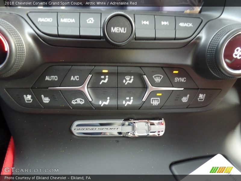 Arctic White / Adrenaline Red 2018 Chevrolet Corvette Grand Sport Coupe