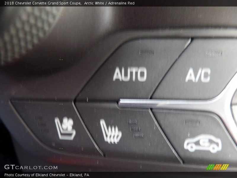Arctic White / Adrenaline Red 2018 Chevrolet Corvette Grand Sport Coupe