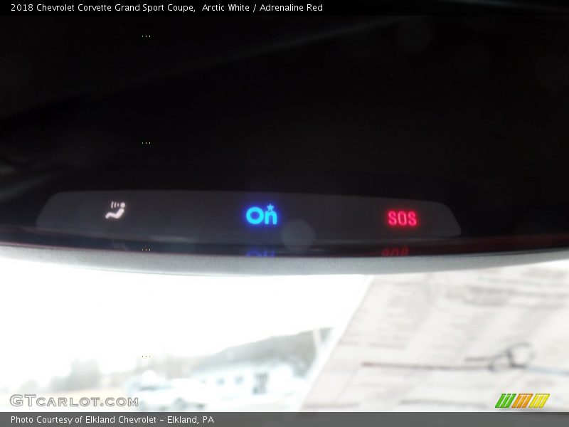 Arctic White / Adrenaline Red 2018 Chevrolet Corvette Grand Sport Coupe