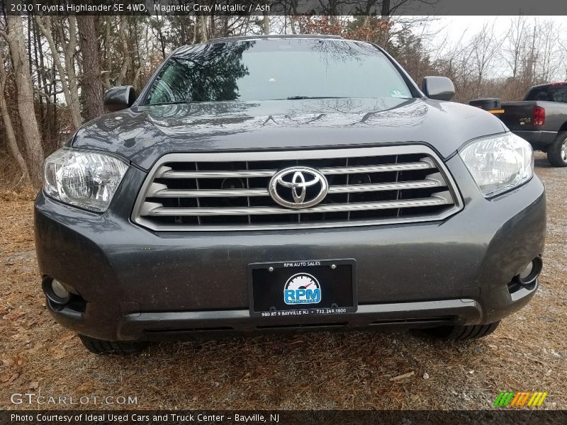 Magnetic Gray Metallic / Ash 2010 Toyota Highlander SE 4WD