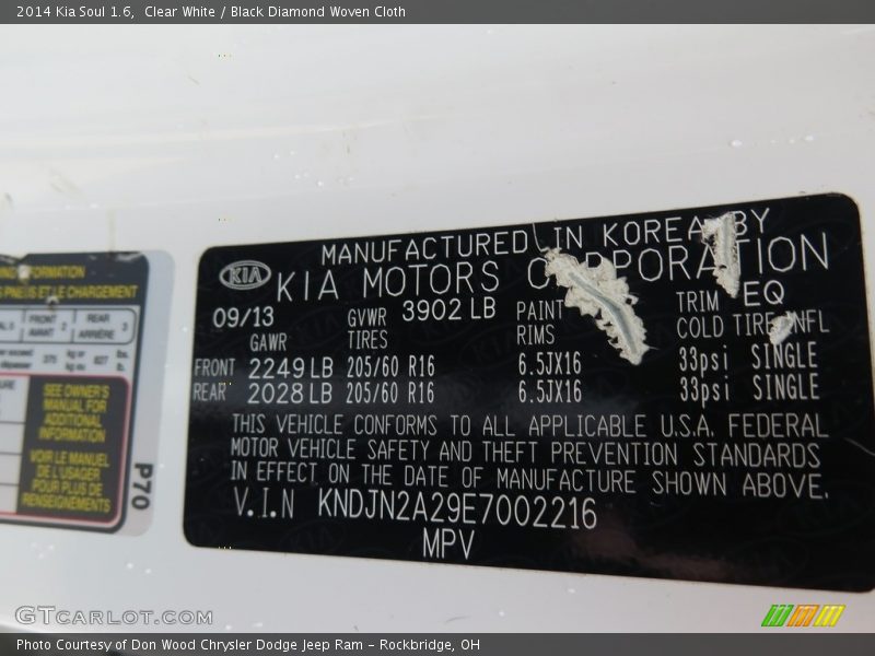 Clear White / Black Diamond Woven Cloth 2014 Kia Soul 1.6
