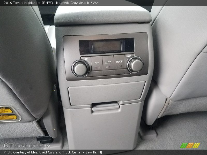 Magnetic Gray Metallic / Ash 2010 Toyota Highlander SE 4WD