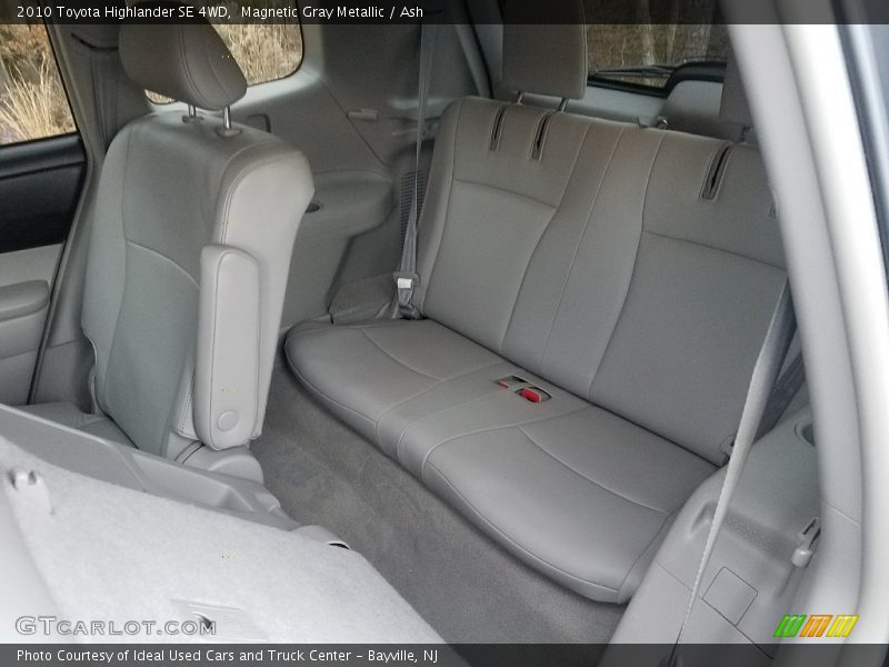 Magnetic Gray Metallic / Ash 2010 Toyota Highlander SE 4WD