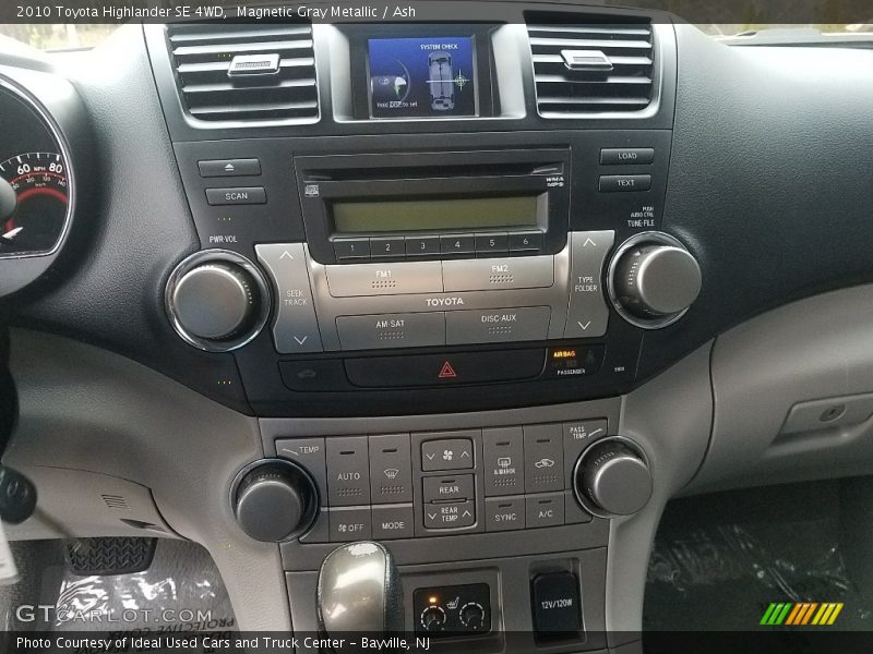 Magnetic Gray Metallic / Ash 2010 Toyota Highlander SE 4WD