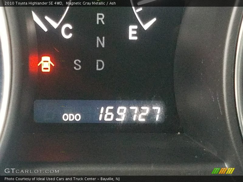 Magnetic Gray Metallic / Ash 2010 Toyota Highlander SE 4WD