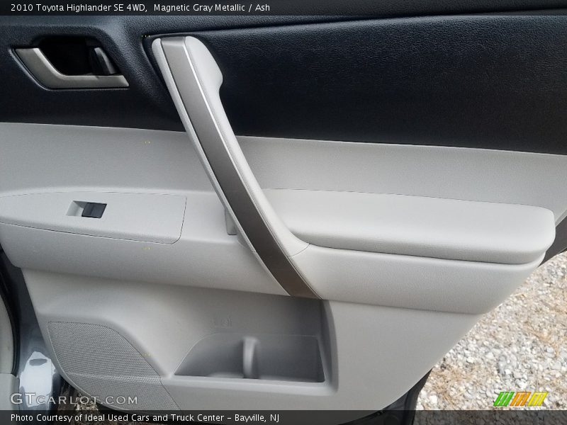Magnetic Gray Metallic / Ash 2010 Toyota Highlander SE 4WD