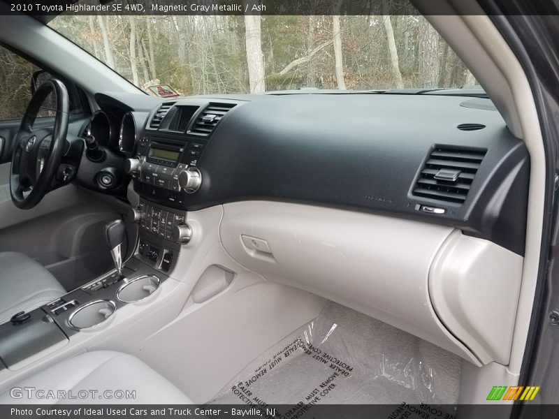 Magnetic Gray Metallic / Ash 2010 Toyota Highlander SE 4WD