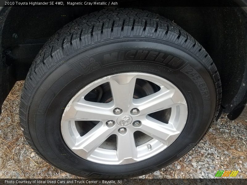 Magnetic Gray Metallic / Ash 2010 Toyota Highlander SE 4WD