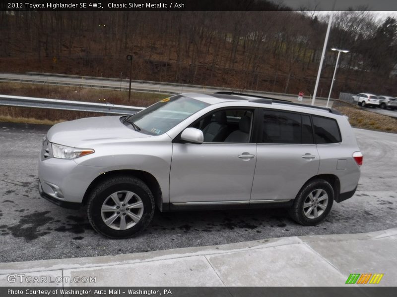 Classic Silver Metallic / Ash 2012 Toyota Highlander SE 4WD