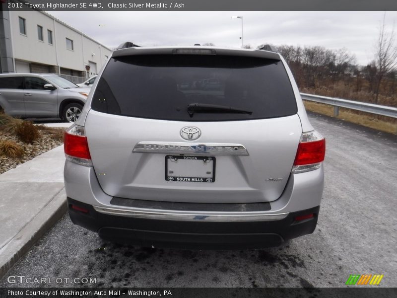 Classic Silver Metallic / Ash 2012 Toyota Highlander SE 4WD