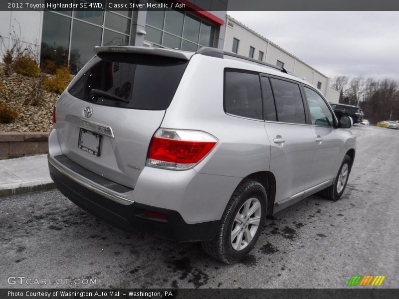 Classic Silver Metallic / Ash 2012 Toyota Highlander SE 4WD